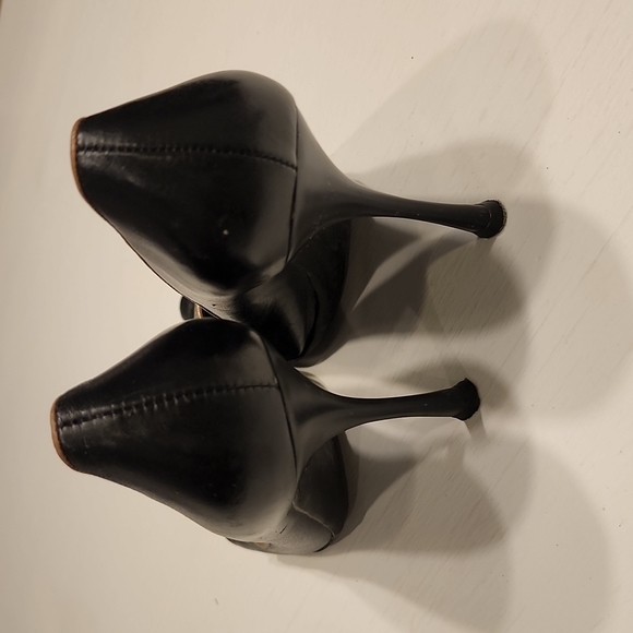 BCBG Gorgeous Pointed Toe Heels - Picture 2 of 10